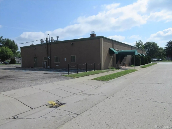 Listing Image #3 - Multi-Use for sale at 24611 Gratiot Avenue, Eastpointe MI 48021 Listing Image #3 - Multi-Use for sale at 24611 Gratiot Avenue, Eastpointe MI 48021