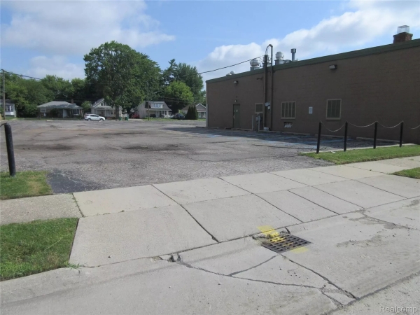 Listing Image #5 - Multi-Use for sale at 24611 Gratiot Avenue, Eastpointe MI 48021 Listing Image #5 - Multi-Use for sale at 24611 Gratiot Avenue, Eastpointe MI 48021