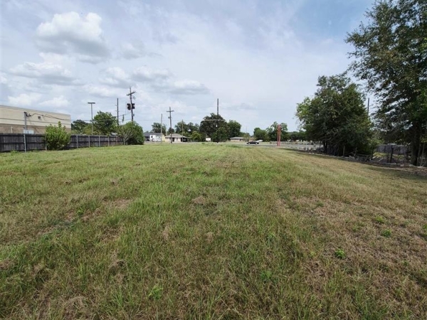 Listing Image #2 - Others for sale at 2016 Gerstner Memorial Drive, Lake Charles LA 70601