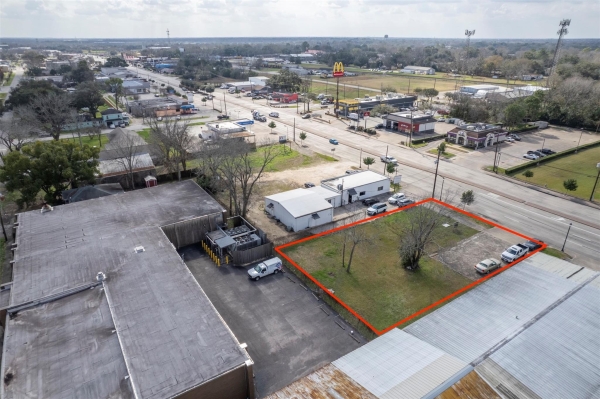 Listing Image #3 - Land for sale at 2107 North Main Street #35, Pearland TX 77581
