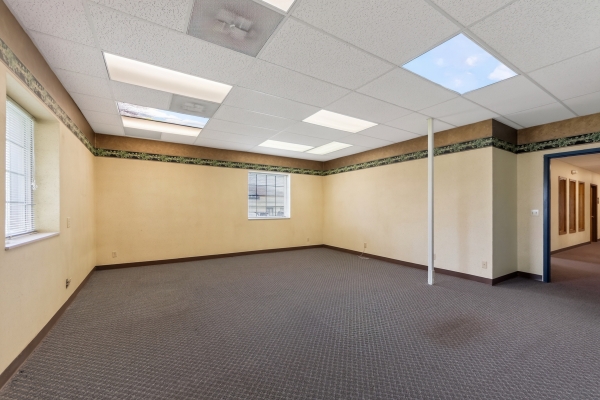 Listing Image #3 - Office for sale at 2601 S Hub Drive, Independence MO 64055