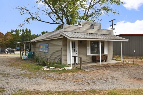 Listing Image #2 - Others for sale at 415 W Bermuda, Quitman TX 75783 Listing Image #2 - Others for sale at 415 W Bermuda, Quitman TX 75783