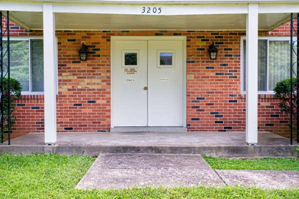 Listing Image #2 - Multi-family for sale at 3205 Orchard Manor Circle, Louisville KY 40220