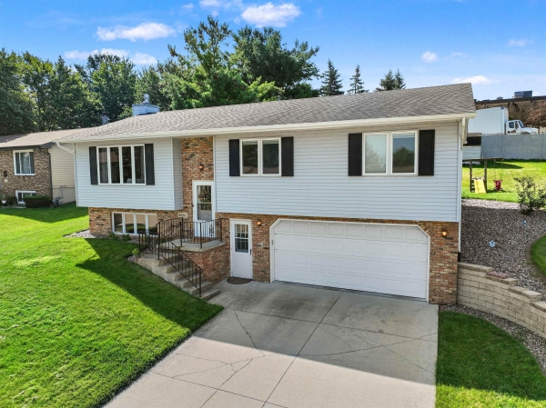 Listing Image #3 - Others for sale at 4836 Embassy Court, Dubuque IA 52002