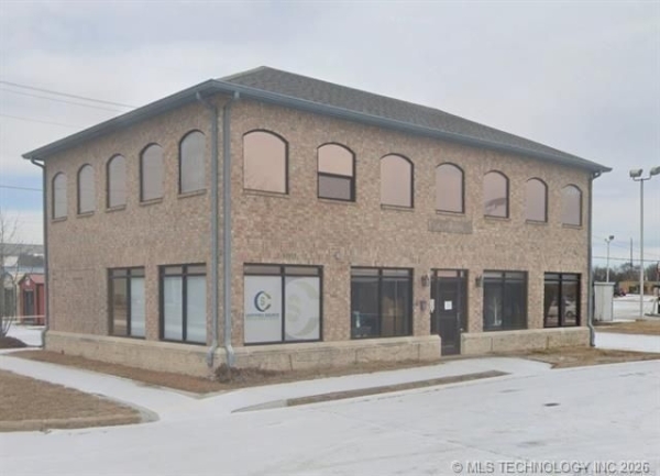 Listing Image #2 - Office for sale at 223 North Lynn Riggs Boulevard, Claremore OK 74017