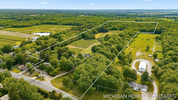 Listing Image #1 - Others for sale at 1661 68th Street, Fennville MI 49408