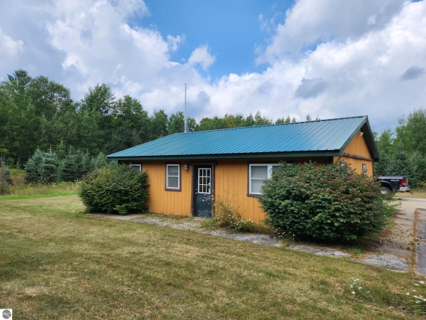 Listing Image #1 - Industrial for sale at 1202 Thomas Road Sw, South Boardman MI 49646