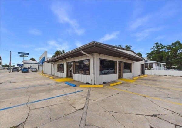 Listing Image #2 - Retail for sale at 600 Reid St, Palatka FL 32177 Listing Image #2 - Retail for sale at 600 Reid St, Palatka FL 32177
