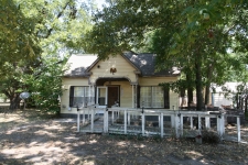 Retail property for sale in Edgewood, TX