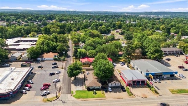 Listing Image #3 - Office for sale at 223 North East Avenue, Tahlequah OK 74464 Listing Image #3 - Office for sale at 223 North East Avenue, Tahlequah OK 74464