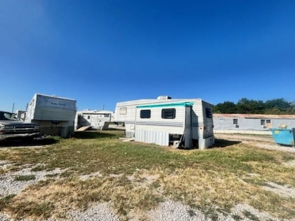 Listing Image #3 - Multi-family for sale at 305 Steve Owens Rd, Gore OK 74435
