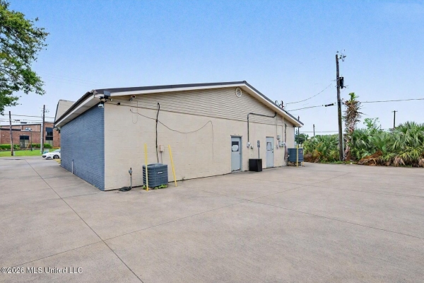 Listing Image #3 - Others for sale at 703 Dunbar Avenue, Bay Saint Louis MS 39520 Listing Image #3 - Others for sale at 703 Dunbar Avenue, Bay Saint Louis MS 39520