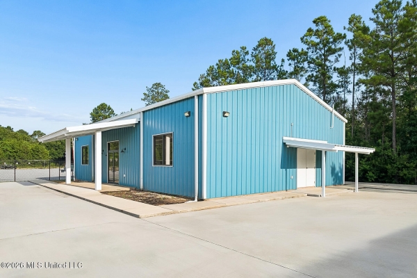 Listing Image #3 - Retail for sale at 106 Haydon Oaks Drive, Picayune MS 39466 Listing Image #3 - Retail for sale at 106 Haydon Oaks Drive, Picayune MS 39466