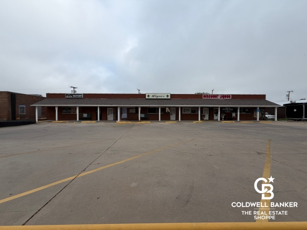 Listing Image #2 - Retail for sale at 713 E Kansas Plz, Garden City KS 67846