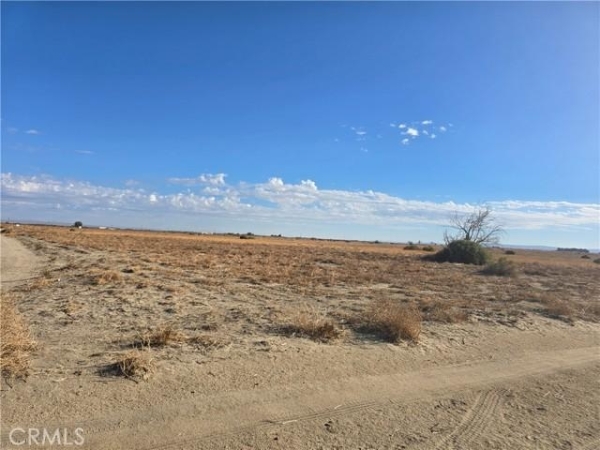 Listing Image #1 - Others for sale at 30 E Avenue G, LNCR CA 93535