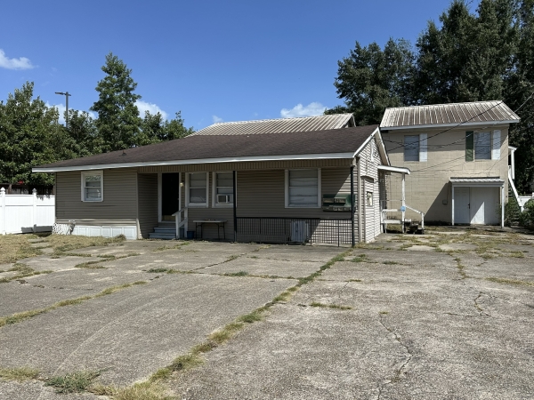Listing Image #1 - Multi-family for sale at 555 E Boyd Dr, Baton Rouge LA 70808 Listing Image #1 - Multi-family for sale at 555 E Boyd Dr, Baton Rouge LA 70808