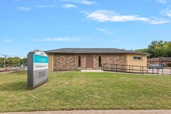 Listing Image #1 - Office for sale at 2060 W Monroe St, Springfield IL 62704