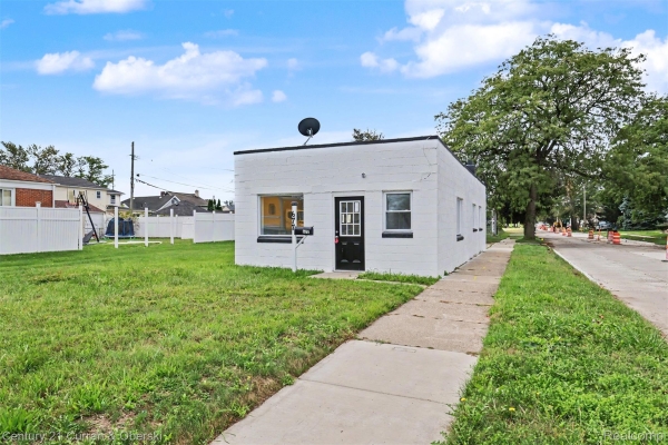 Listing Image #3 - Others for sale at 677 Goddard Street, Wyandotte MI 48192 Listing Image #3 - Others for sale at 677 Goddard Street, Wyandotte MI 48192