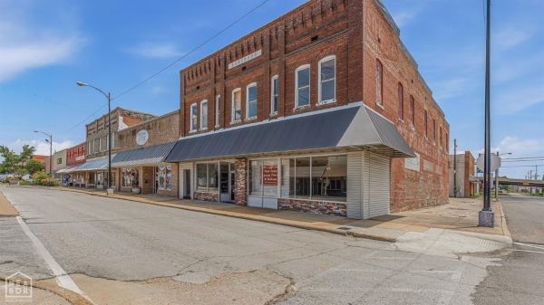 Listing Image #1 - Retail for sale at 325 W Main Street, Blytheville AR 72315 Listing Image #1 - Retail for sale at 325 W Main Street, Blytheville AR 72315