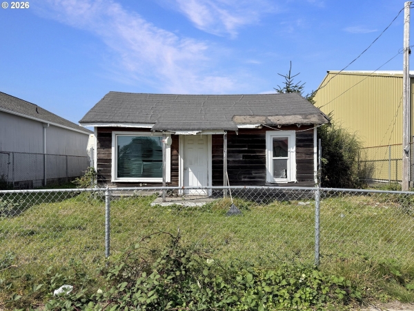 Listing Image #1 - Others for sale at 636 HEMLOCK St, Brookings OR 97415 Listing Image #1 - Others for sale at 636 HEMLOCK St, Brookings OR 97415