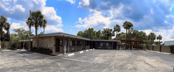 Listing Image #2 - Multi-Use for sale at 2520 N DIXIE FREEWAY, NEW SMYRNA BEACH FL 32168 Listing Image #2 - Multi-Use for sale at 2520 N DIXIE FREEWAY, NEW SMYRNA BEACH FL 32168
