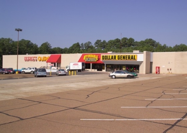 Listing Image #1 - Shopping Center for sale at 1005 North Pine Street, Deridderl LA 70634
