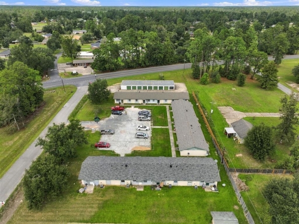 Listing Image #2 - Multi-family for sale at 925 W 4th Street W, Dequincy LA 70633 Listing Image #2 - Multi-family for sale at 925 W 4th Street W, Dequincy LA 70633