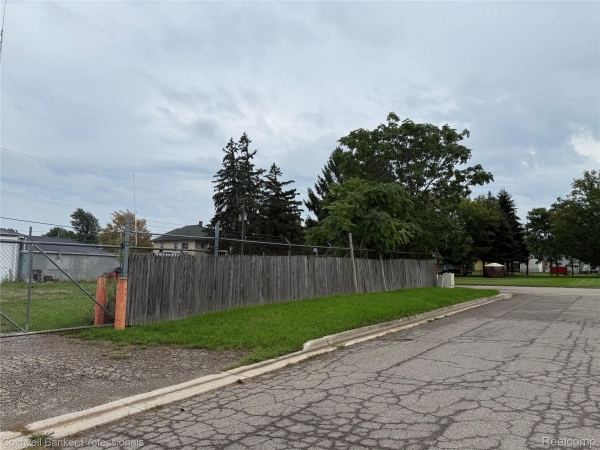 Listing Image #3 - Others for sale at 601 N Port Crescent Street N, BadAxe MI 48413 Listing Image #3 - Others for sale at 601 N Port Crescent Street N, BadAxe MI 48413