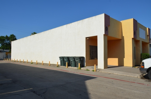 Listing Image #3 - Office for sale at 220 W Hillside Rd, Laredo TX 78041 Listing Image #3 - Office for sale at 220 W Hillside Rd, Laredo TX 78041