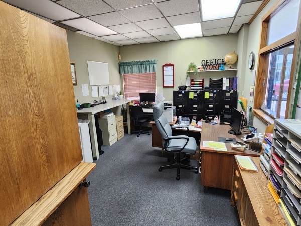Listing Image #3 - Office for sale at 44823 Date Avenue, Lancaster CA 93534