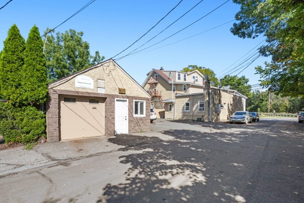 Listing Image #3 - Multi-family for sale at 129-131 Turnpike, Pequannock NJ 07440 Listing Image #3 - Multi-family for sale at 129-131 Turnpike, Pequannock NJ 07440