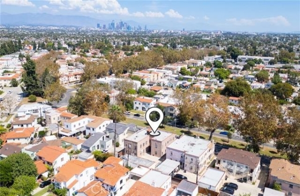 Listing Image #3 - Multi-family for sale at 4237 8th Avenue, LA CA 90008