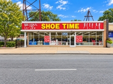 Retail for sale in Chicago, IL