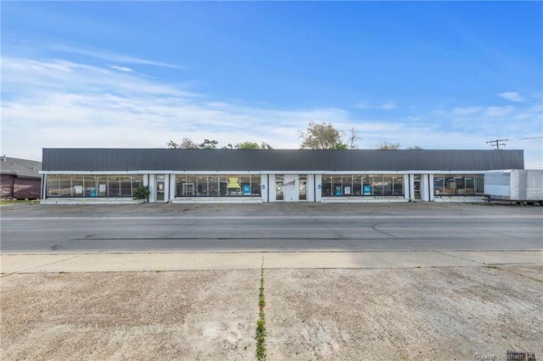 Listing Image #1 - Retail for sale at 813 3rd Avenue, Lake Charles LA 70601 Listing Image #1 - Retail for sale at 813 3rd Avenue, Lake Charles LA 70601