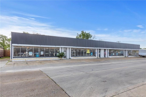Listing Image #3 - Retail for sale at 813 3rd Avenue, Lake Charles LA 70601 Listing Image #3 - Retail for sale at 813 3rd Avenue, Lake Charles LA 70601