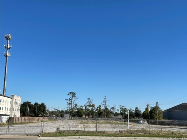Listing Image #1 - Others for sale at 1010 N Highway 171 N, Lake Charles LA 70601 Listing Image #1 - Others for sale at 1010 N Highway 171 N, Lake Charles LA 70601