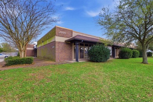 Listing Image #1 - Office for sale at 3505 5th Avenue, Lake Charles LA 70607 Listing Image #1 - Office for sale at 3505 5th Avenue, Lake Charles LA 70607