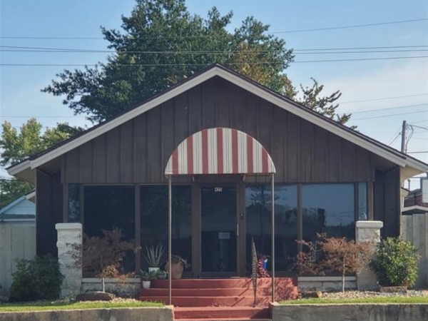 Listing Image #1 - Office for sale at 425 E Wyandotte Avenue, McAlester OK 74501