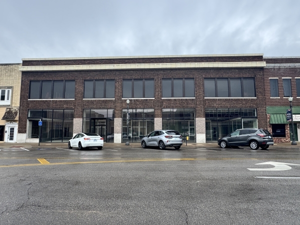 Listing Image #1 - Retail for sale at 511 Commercial St, Emporia KS 66801