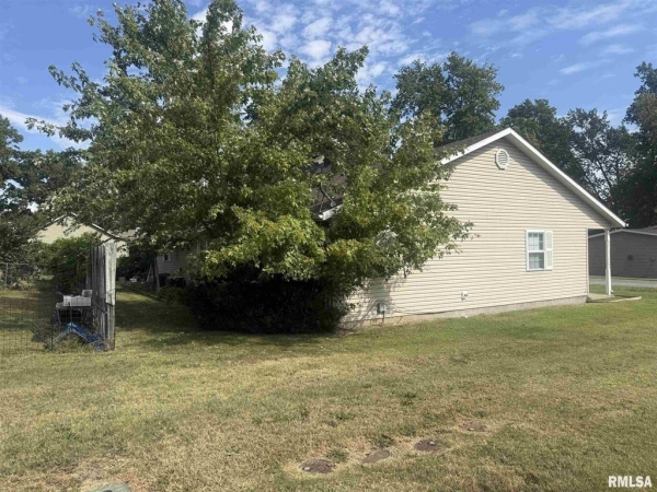 Listing Image #2 - Others for sale at 719 E Benson, Herrin IL 62948