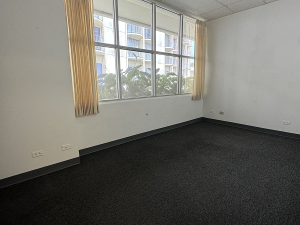 Listing Image #3 - Office for sale at 101 AUPUNI ST 128,129, Hilo HI 96720