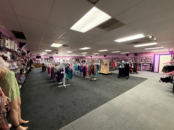 Listing Image #3 - Retail for sale at 2332 S MacArthur Blvd, Springfield IL 62704 Listing Image #3 - Retail for sale at 2332 S MacArthur Blvd, Springfield IL 62704
