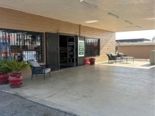 Listing Image #3 - Retail for sale at 3126 W Elkhorn Avenue, Caru CA 93609