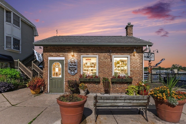 Listing Image #1 - Retail for sale at 515 Williams Street , 1&2, South Haven MI 49090 Listing Image #1 - Retail for sale at 515 Williams Street , 1&2, South Haven MI 49090