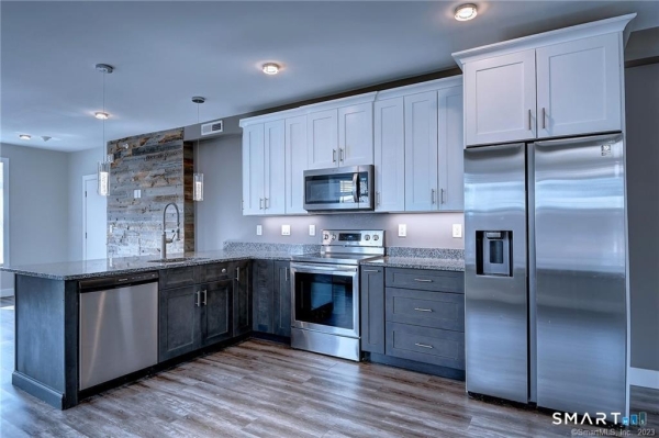 Listing Image #2 - Others for sale at 202 Park Road, West Hartford CT 06119 Listing Image #2 - Others for sale at 202 Park Road, West Hartford CT 06119