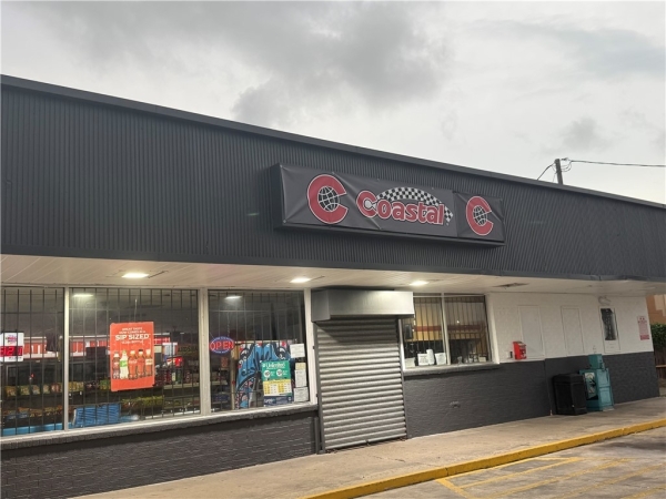 Listing Image #1 - Office for sale at 2214 Leopard St, Corpus Christi TX 78408