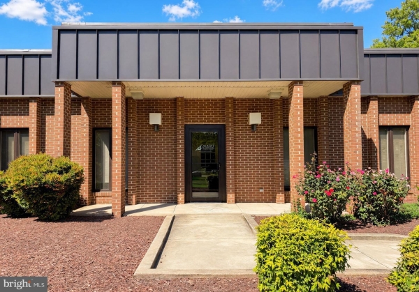 Listing Image #2 - Office for sale at 8 Post Office Road, Waldorf MD 20602