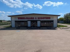 Listing Image #2 - Office for sale at 735 W. Main St, Gun Barrel City TX 75156