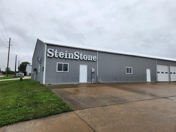 Listing Image #1 - Others for sale at 906 W 11th Street, Pella IA 50219