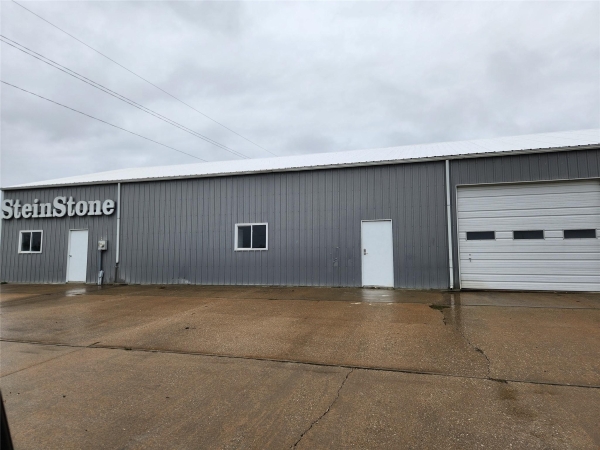 Listing Image #2 - Others for sale at 906 W 11th Street, Pella IA 50219